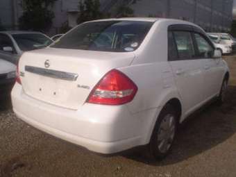 2005 Nissan Tiida Latio Images
