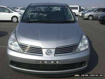2005 Nissan Tiida Latio Images