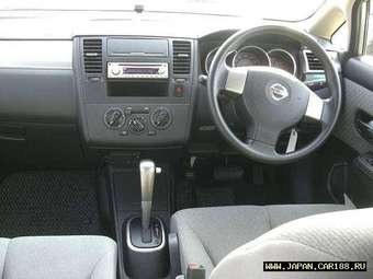 2005 Nissan Tiida Latio Pictures