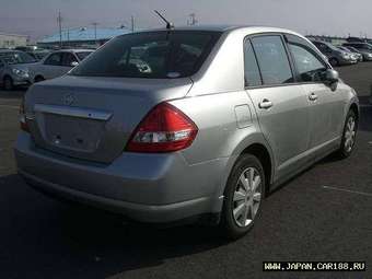 2005 Nissan Tiida Latio Photos