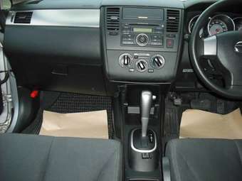 2005 Nissan Tiida Latio Pictures