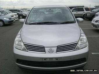 2005 Nissan Tiida Latio Photos