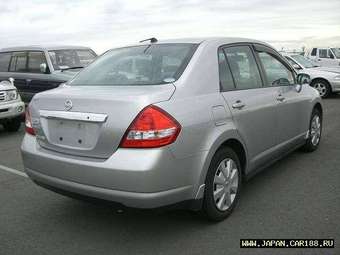 2005 Nissan Tiida Latio Pictures