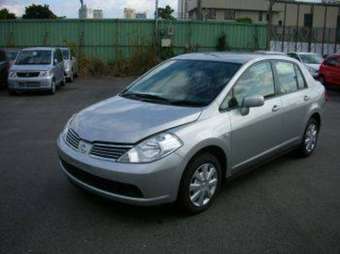 2005 Nissan Tiida Latio Images