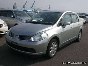 2005 Nissan Tiida Latio Pictures