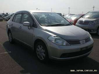 2005 Nissan Tiida Latio Photos