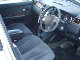 2005 Nissan Tiida Latio Wallpapers