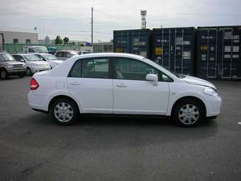 2005 Nissan Tiida Latio Pics