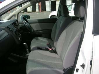 2005 Nissan Tiida Latio Pictures