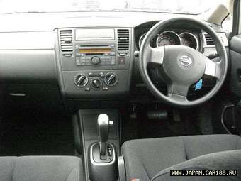 2005 Nissan Tiida Latio Photos