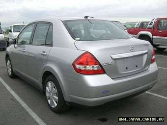 2005 Nissan Tiida Latio Photos