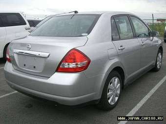 2005 Nissan Tiida Latio Pictures