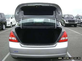 2005 Nissan Tiida Latio Photos