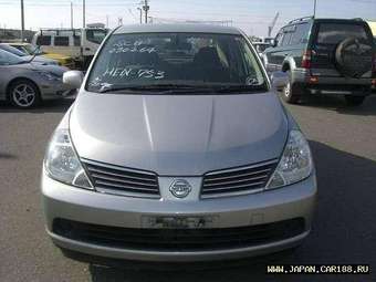 2005 Nissan Tiida Latio Images