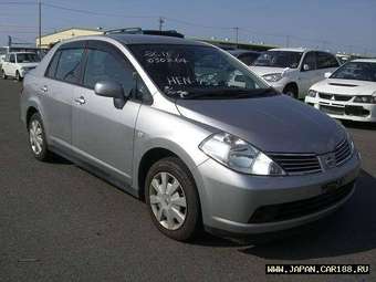 2005 Nissan Tiida Latio Pics