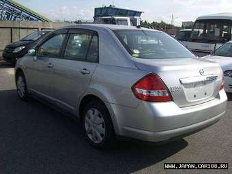 2005 Nissan Tiida Latio Photos