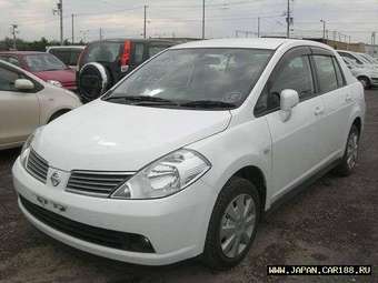 2005 Nissan Tiida Latio Photos