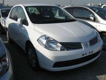 2005 Nissan Tiida Latio Photos