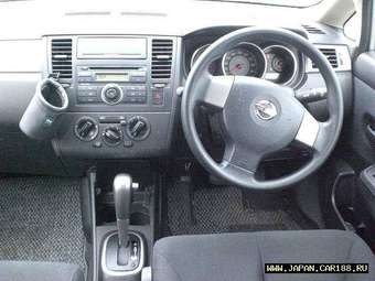 2005 Nissan Tiida Latio Photos