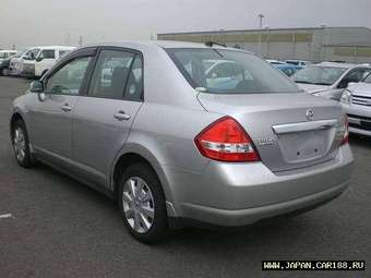 2005 Nissan Tiida Latio Pictures