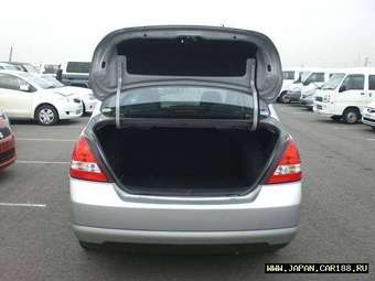 2005 Nissan Tiida Latio Photos