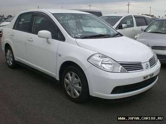 2005 Nissan Tiida Latio Pictures