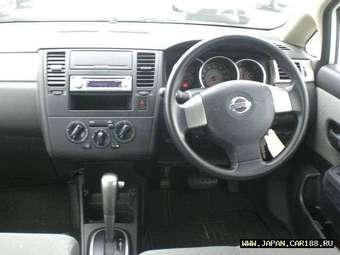 2005 Nissan Tiida Latio Pictures