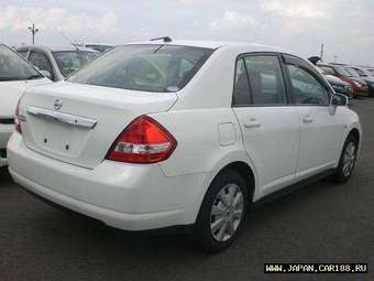 2005 Nissan Tiida Latio Photos