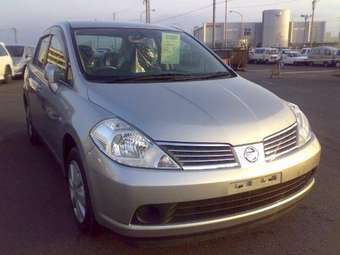 2005 Nissan Tiida Latio Photos