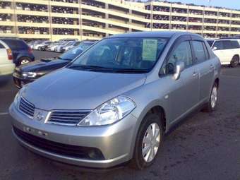 2005 Nissan Tiida Latio Photos