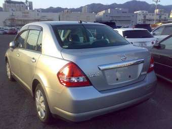 2005 Nissan Tiida Latio Pictures