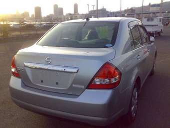 2005 Nissan Tiida Latio Photos