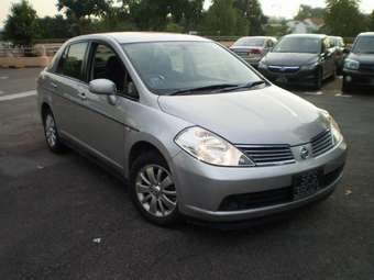 2005 Nissan Tiida Latio Pictures