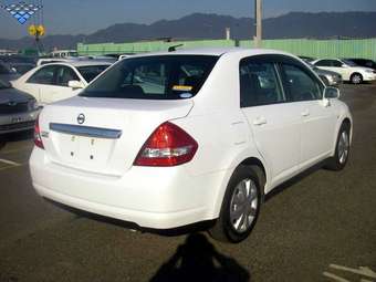 2005 Nissan Tiida Latio Photos