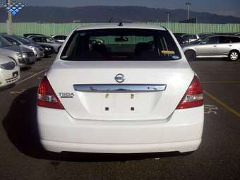 2005 Nissan Tiida Latio Photos