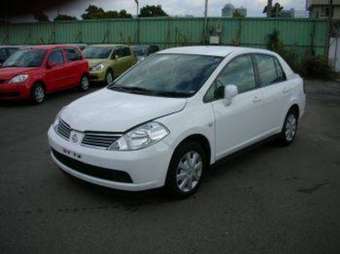 2005 Nissan Tiida Latio Photos