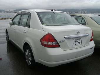 2005 Nissan Tiida Latio Pictures