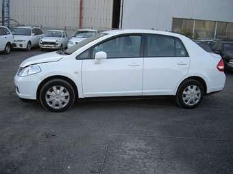 2005 Nissan Tiida Latio Pictures