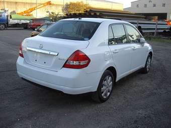 2005 Nissan Tiida Latio Photos