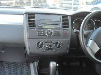 2005 Nissan Tiida Latio Pictures