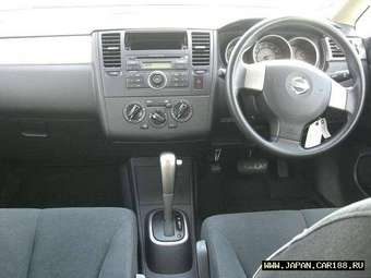2005 Nissan Tiida Latio Pictures