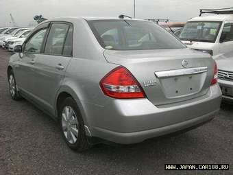 2005 Nissan Tiida Latio Wallpapers
