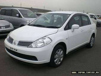 2005 Nissan Tiida Latio Pictures