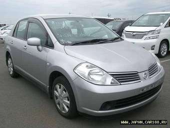 2005 Nissan Tiida Latio Photos
