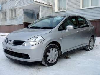 2005 Nissan Tiida Latio Images