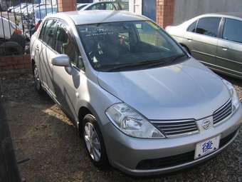 2005 Nissan Tiida Latio Pictures