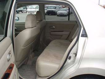 2005 Nissan Tiida Latio Images