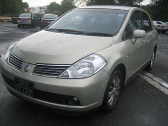 2005 Nissan Tiida Latio Photos
