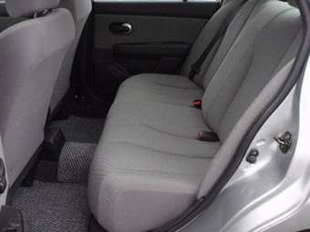 2005 Nissan Tiida Latio Pictures