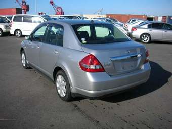 2005 Nissan Tiida Latio Pictures